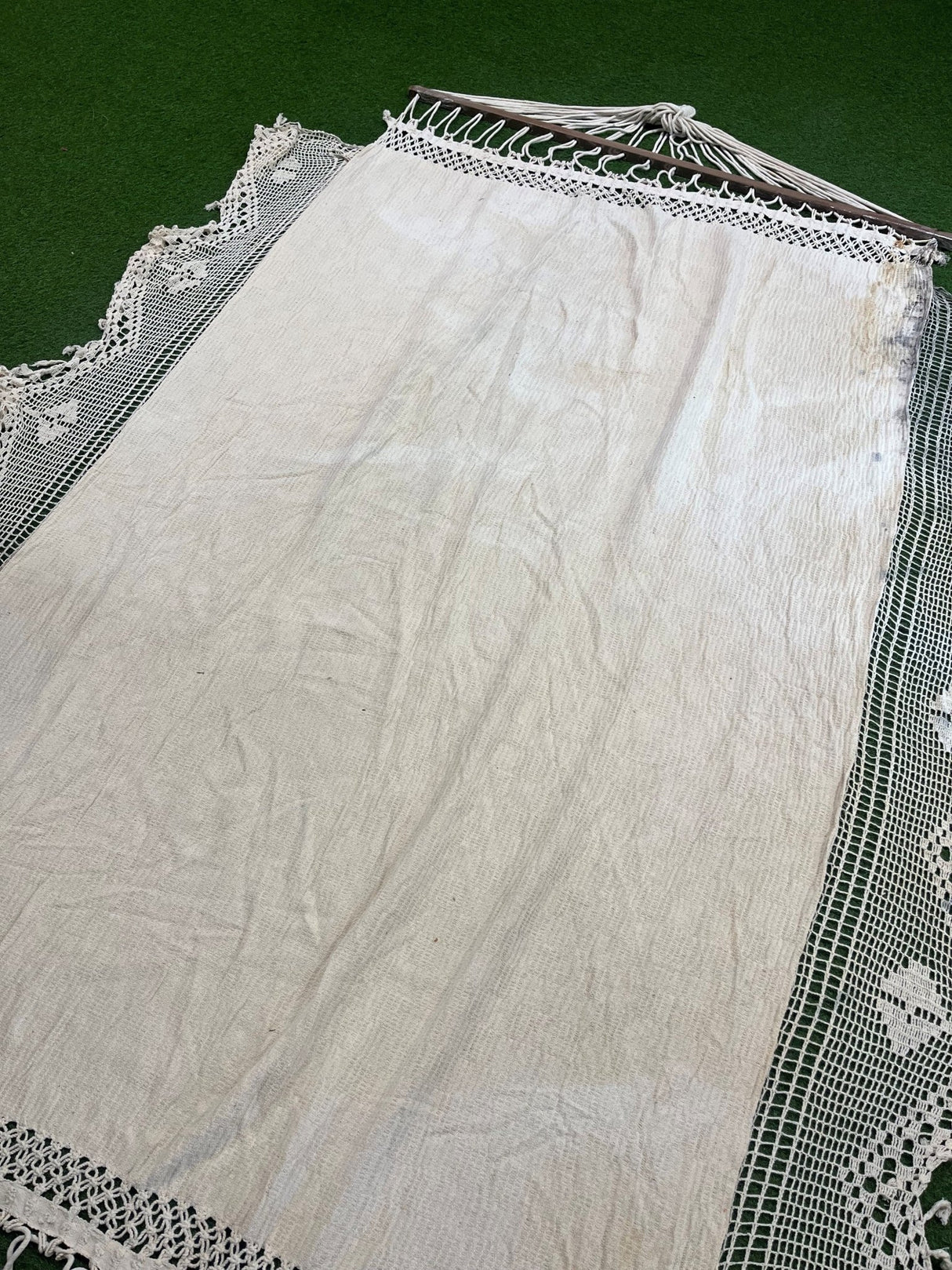 Palacio natura hammock with discolouration and mildew